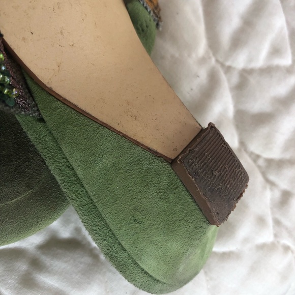 Unique suede sandals with bead trim - Picture 5 of 6